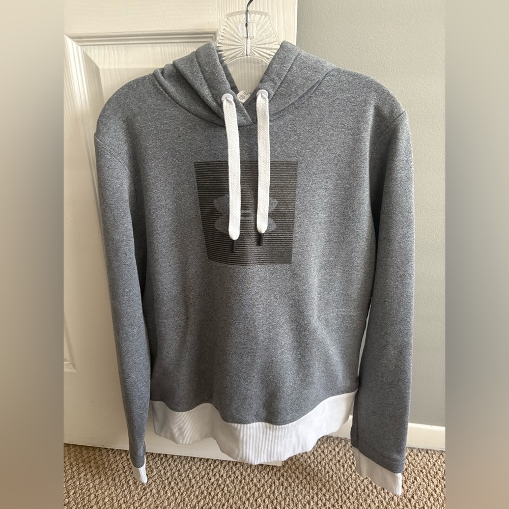 Women’s Under Armour Hoodie Size Medium